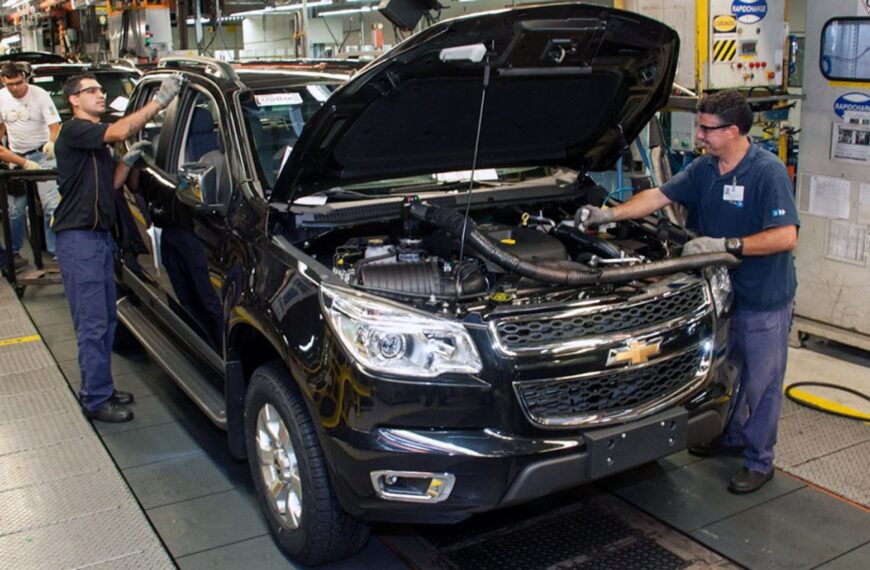 General Motors paralizó la producción de su planta por faltantes de piezas importadas