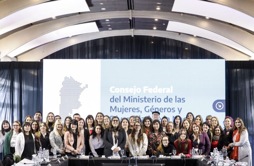 Para casi el 60% de encuestados habría que eliminar el Ministerio de las Mujeres