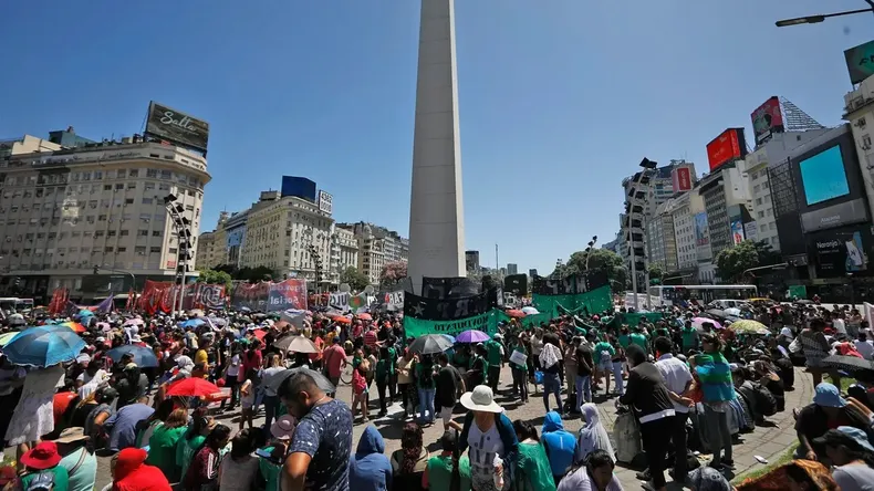 “Si no pagan, los doy de baja”: denuncian a puntera por extorsionar a beneficiarios del Potenciar Trabajo