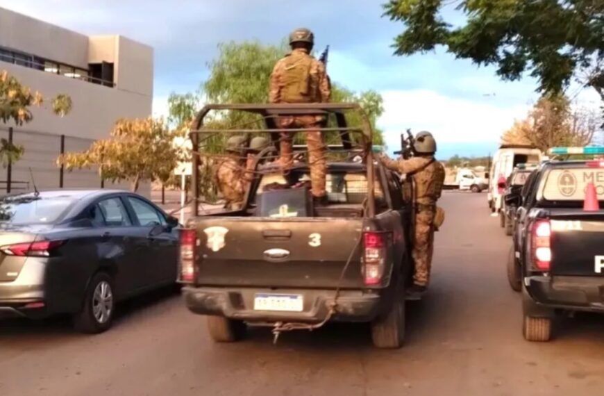 Ochocientos policías y drones tienen sitiado el Campo Pappa por la guerra de bandas narco