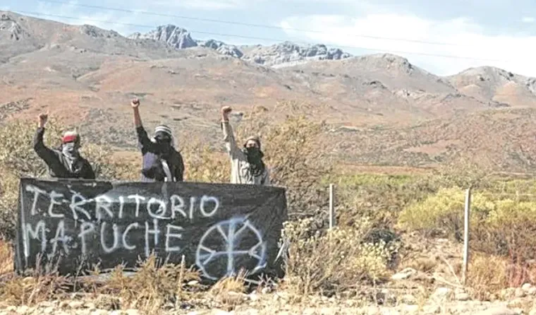 El Gobierno avanza con un plan para recuperar terrenos cedidos a mapuches por la gestión kirchnerista